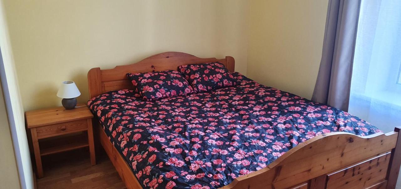Apartment Hot Ernestines 7-2 Enjoy The Feel Of And History! *