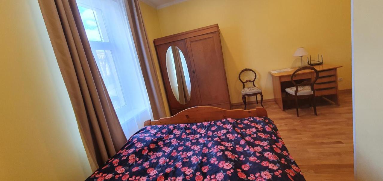 Hot Ernestines 7-2 Enjoy The Feel Of And History! * Riga