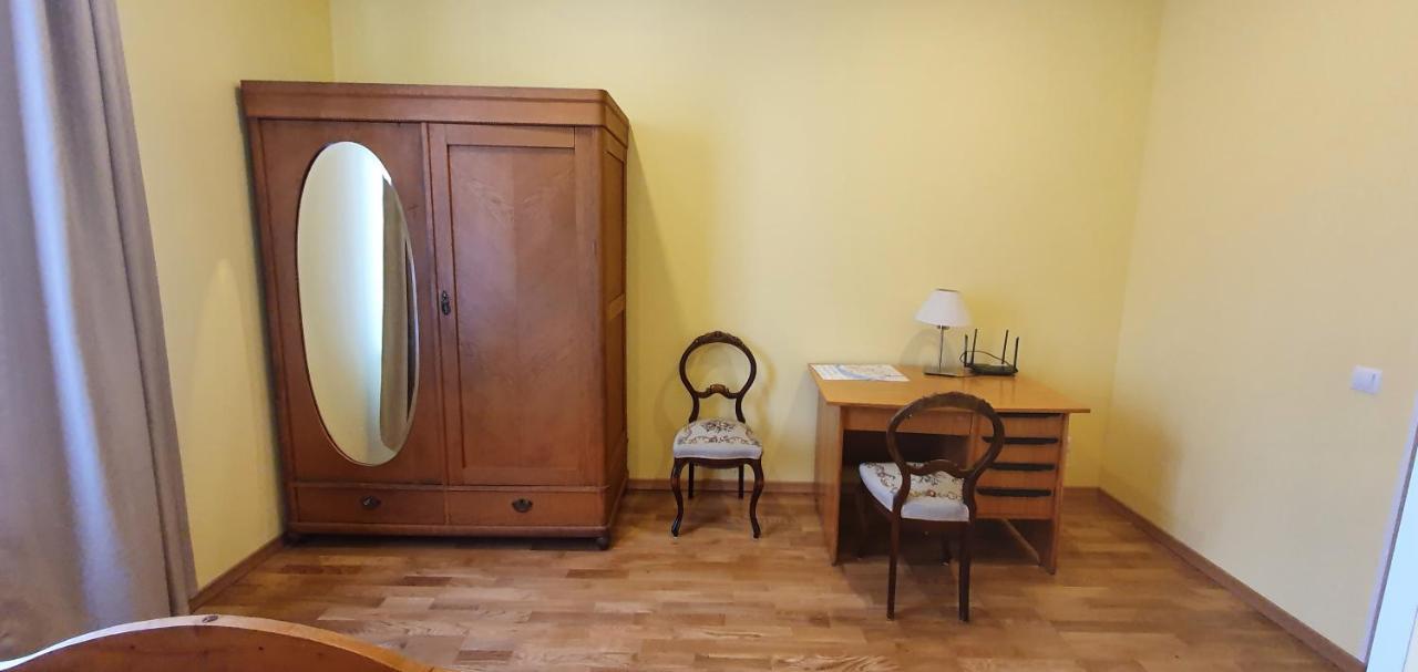 Apartment Hot Ernestines 7-2 Enjoy The Feel Of And History! Riga