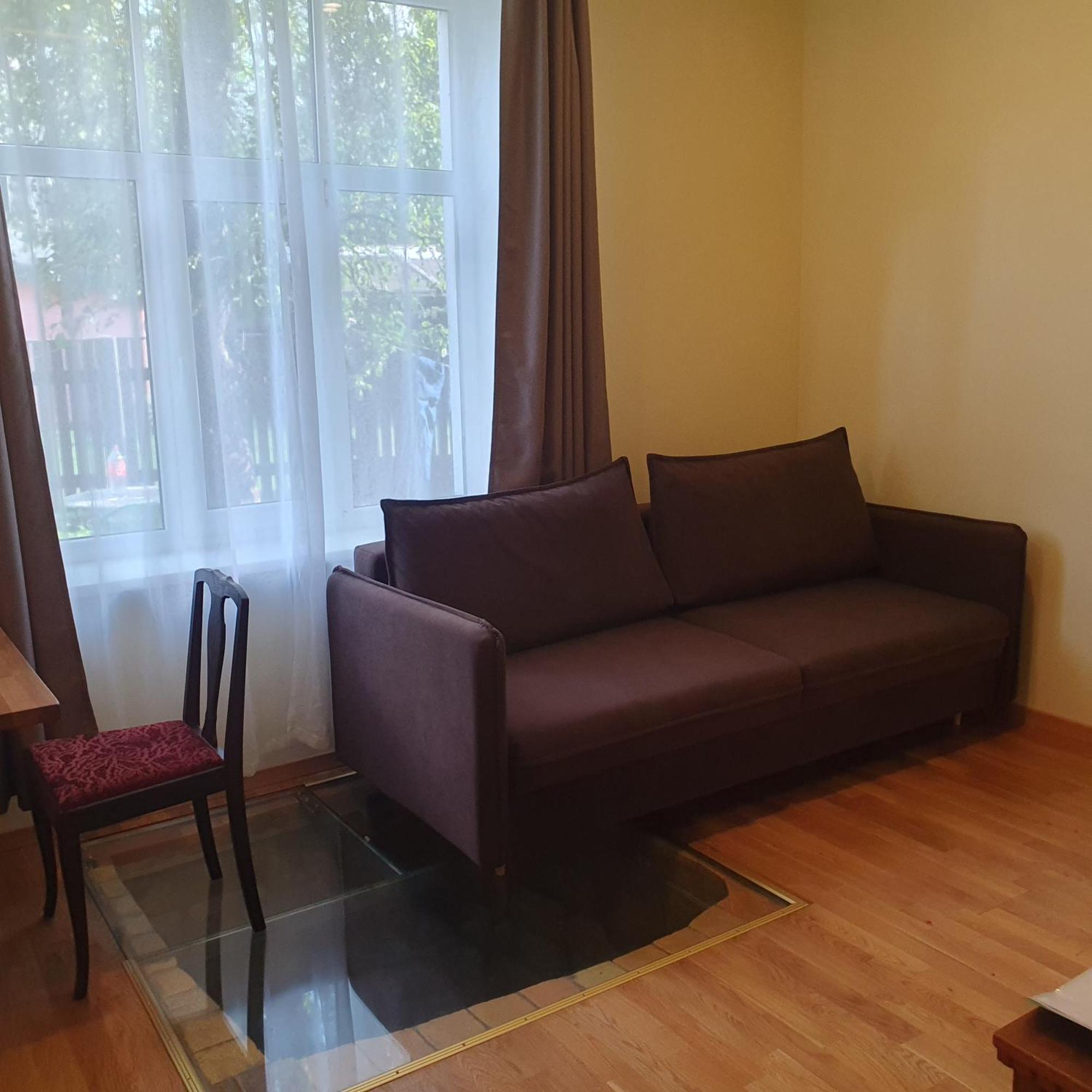 Apartment Hot Ernestines 7-2 Enjoy The Feel Of And History!